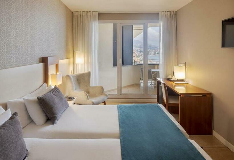 غرفة قياسية إطلالة جانبية علي البحر, Ilunion Fuengirola