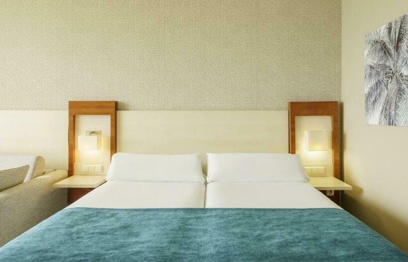 غرفة قياسية إطلالة جانبية علي البحر, Ilunion Fuengirola