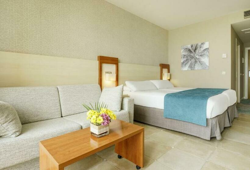 غرفة قياسية إطلالة جانبية علي البحر, Ilunion Fuengirola