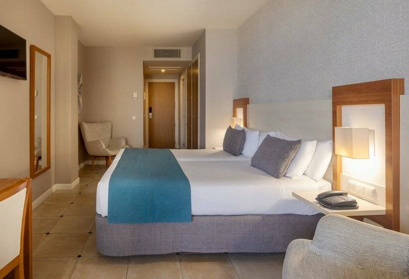 غرفة قياسية إطلالة جانبية علي البحر, Ilunion Fuengirola