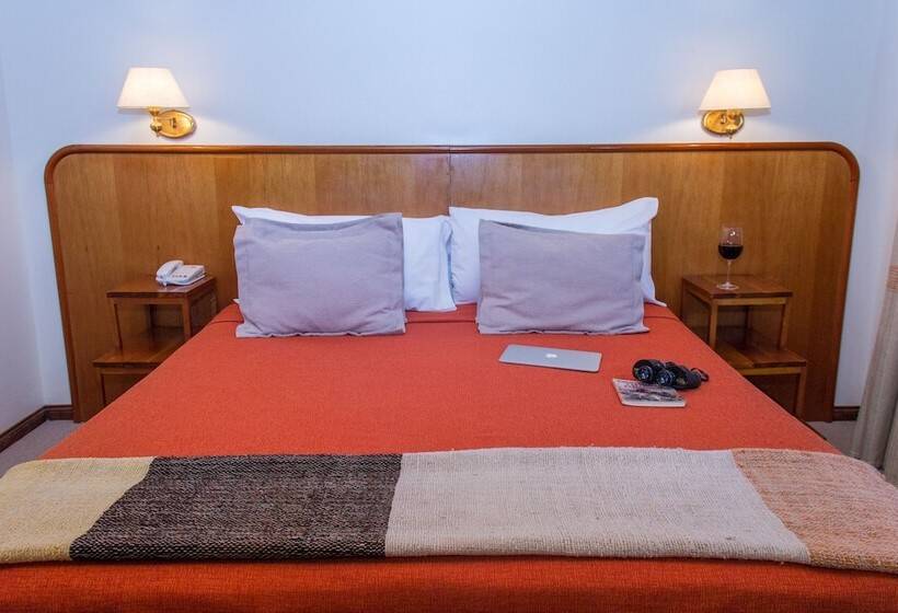 غرفة قياسية, Koi Aiken