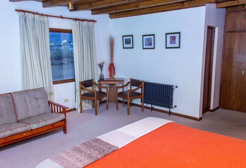 غرفة قياسية, Koi Aiken