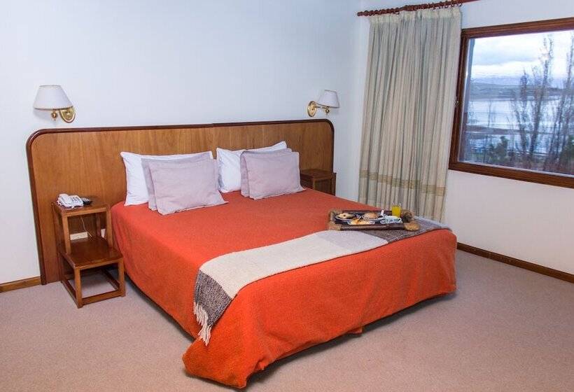 غرفة قياسية, Koi Aiken