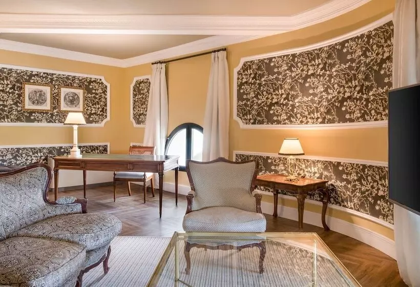 سوییت جونیور, Palacio Del Retiro, Autograph Collection