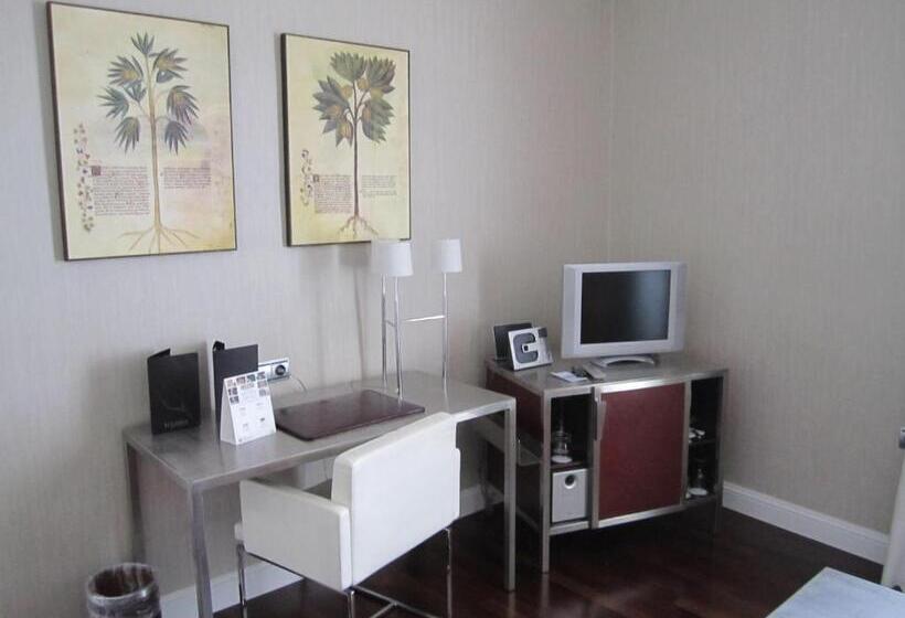 高级大房间, Palacio Garvey