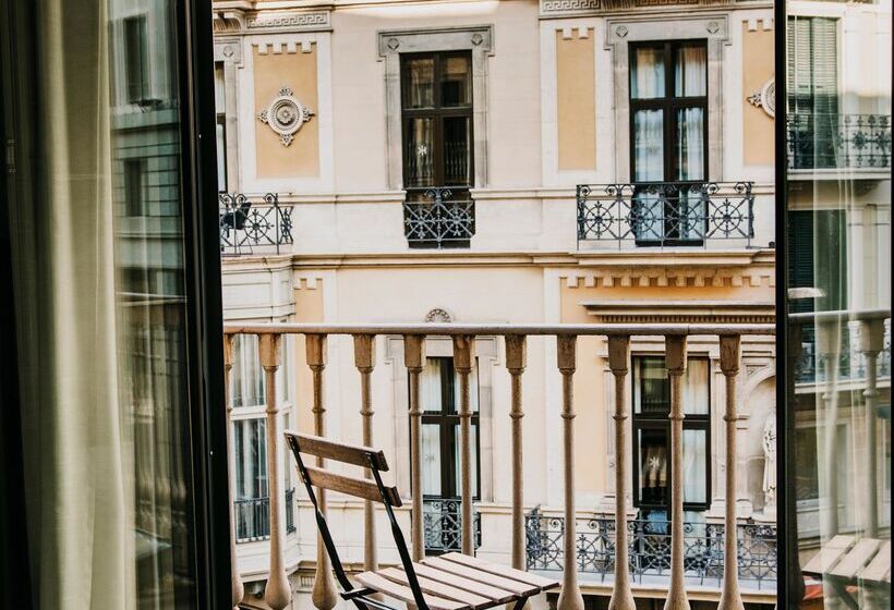 Номер Стандарт, Pulitzer Barcelona