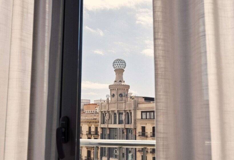 Номер Стандарт, Pulitzer Barcelona