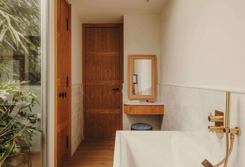 استودیوی استاندارد با چشمانداز شهر, Pulitzer Barcelona