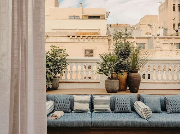 استودیوی استاندارد با چشمانداز شهر, Pulitzer Barcelona