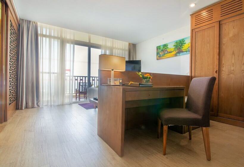 سوئیت پریمیوم, Sandy Beach Non Nuoc Resort