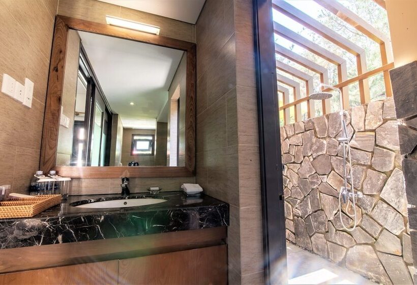 بانگلوی خانوادگی با چشمانداز دریا, Sandy Beach Non Nuoc Resort