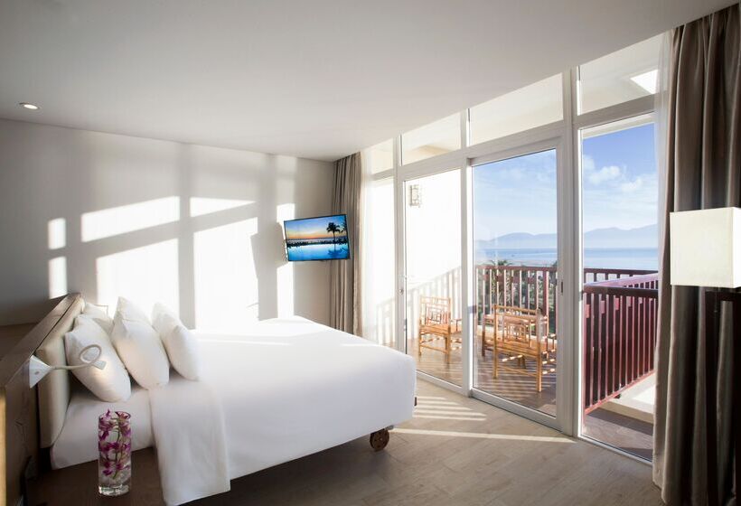 سوئیت پریمیوم, Sandy Beach Non Nuoc Resort