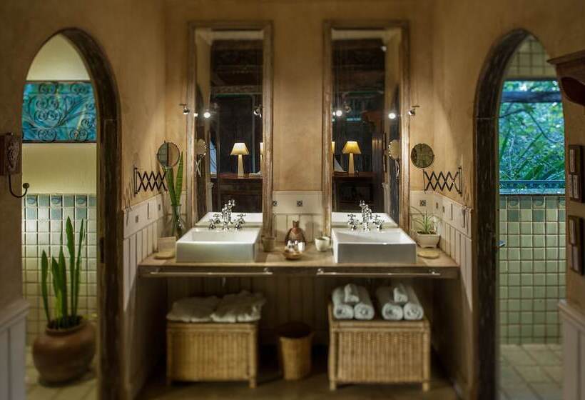 בקתה דלוקס, Toca Da Coruja