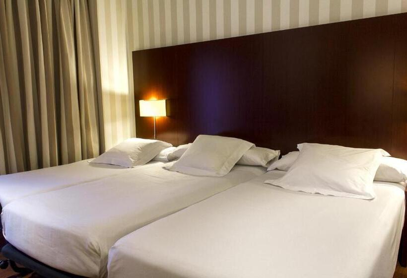 اتاق خانوادگی, Zenit Bilbao