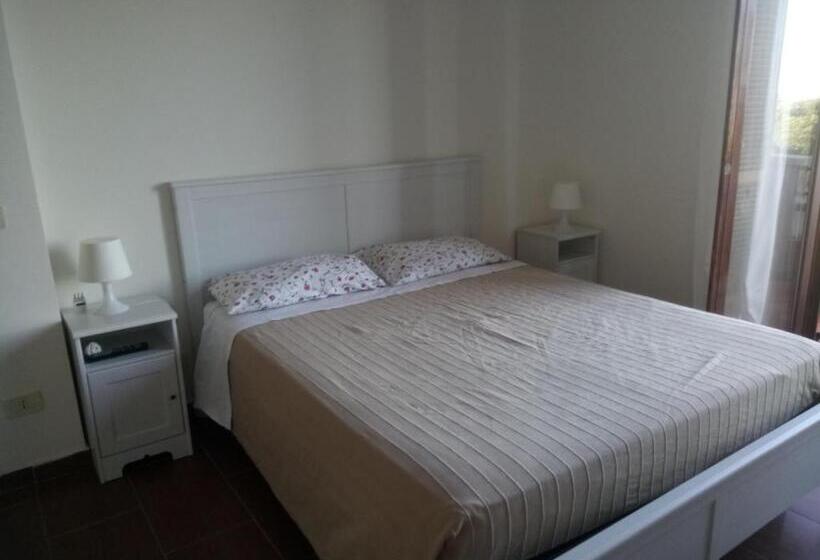 غرفة قياسية ثلاثية مع حمام خارجي, Belle Marche