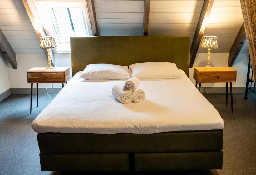 חדר דלוקס, De Raayhof