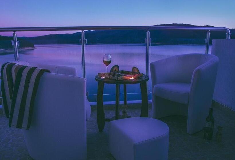 סוויטת סופריור, Lakeview Estate Apart