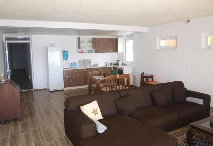 סוויטת 2 חדרי שינה, Lakeview Estate Apart