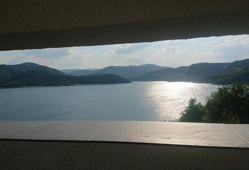 1 Bedroom Apartment Lake View, Lakeview Estate Apart