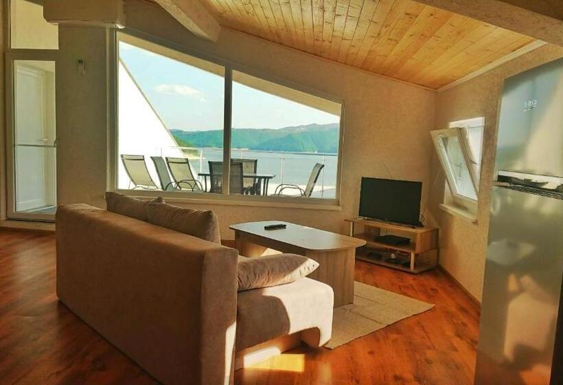 1 Bedroom Apartment Lake View, Lakeview Estate Apart