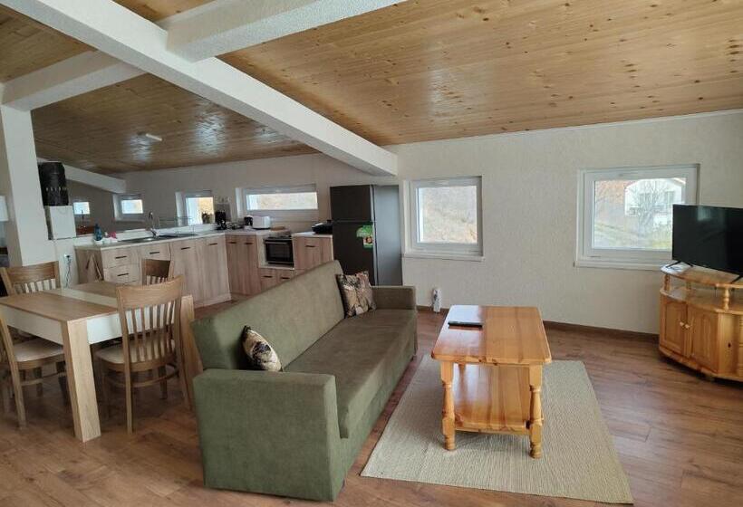 1 Bedroom Apartment Lake View, Lakeview Estate Apart