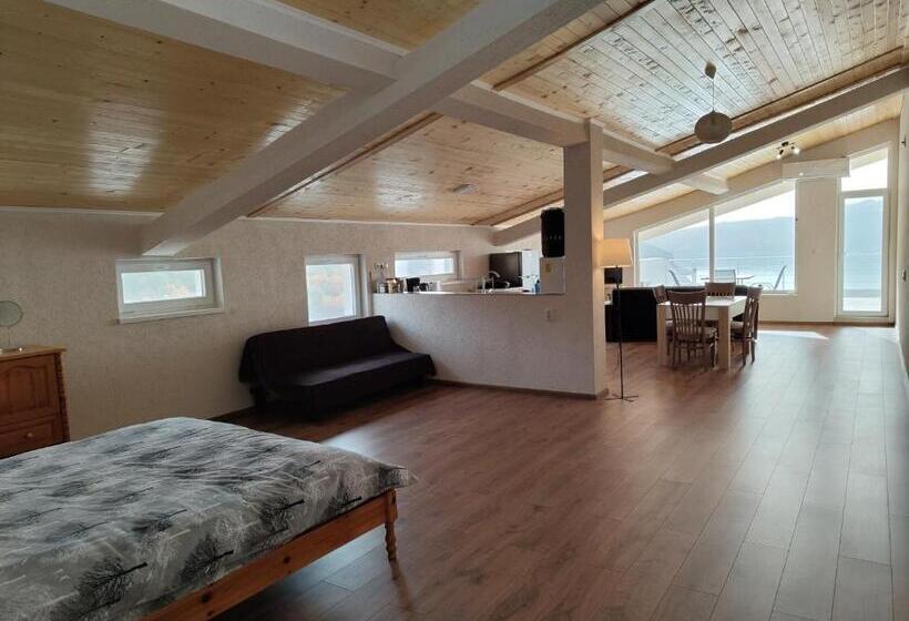 شقة بغرفة نوم واحدة, Lakeview Estate Apart