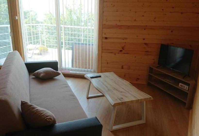 منزل غرفتين نوم, Lakeview Estate Apart