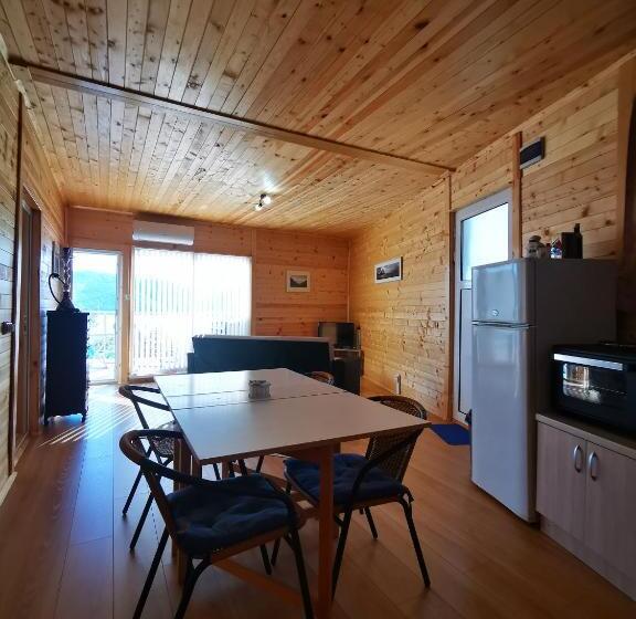 בית, 2 חדרי שינה, Lakeview Estate Apart