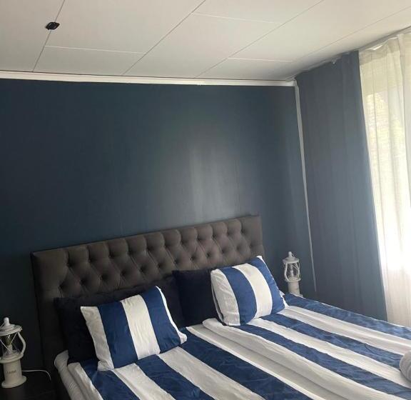 חדר משפחתי, Bergkvara Vandrarhem