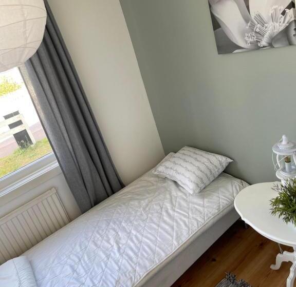 חדר אקונומי יחיד, Bergkvara Vandrarhem