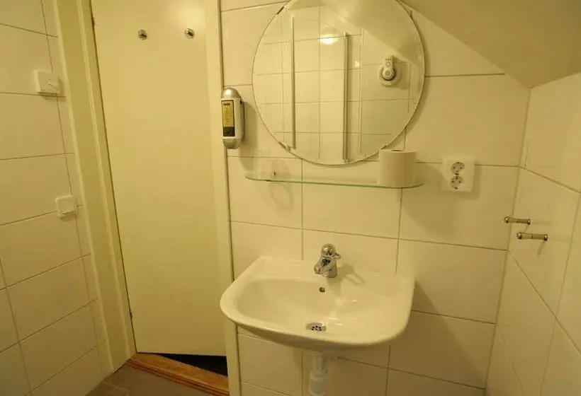 スタンダードルーム, Hedenstugan B&b