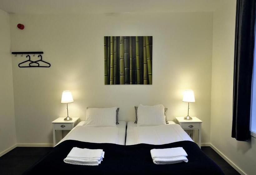 标准间, Hedenstugan B&b