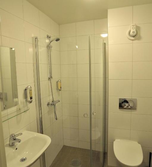 家庭间, Hedenstugan B&b