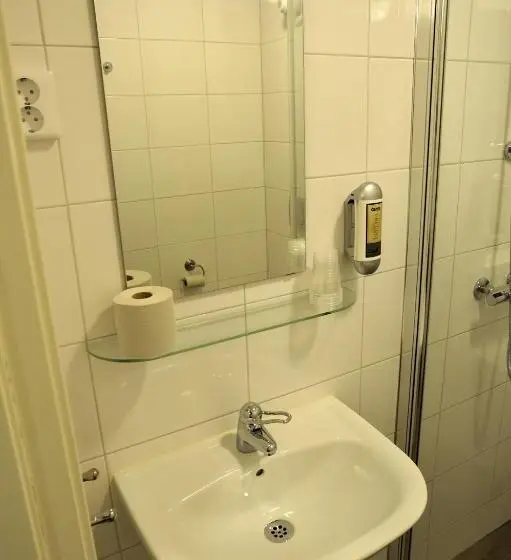 ファミリールーム, Hedenstugan B&b