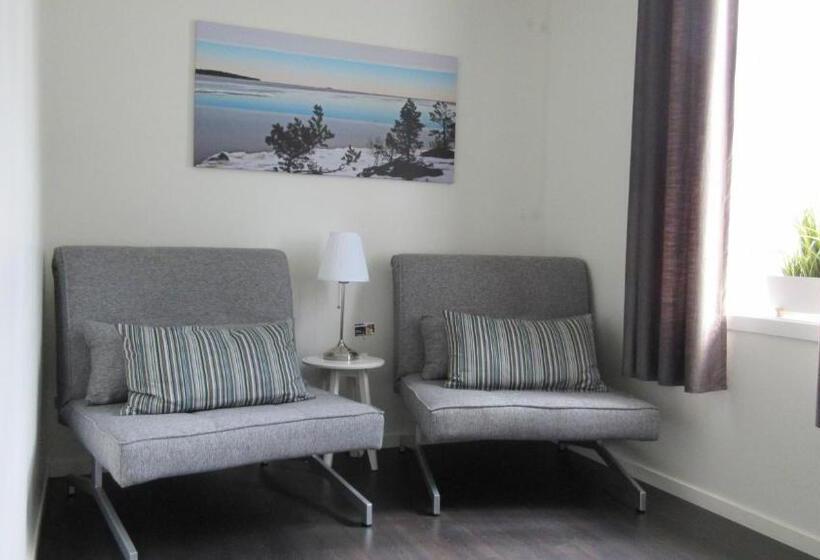 חדר משפחתי, Hedenstugan B&b