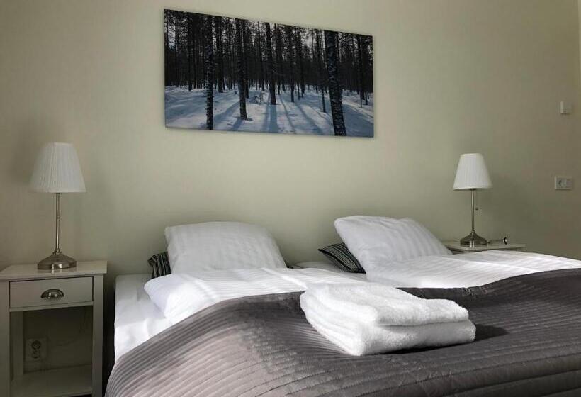 חדר משפחתי, Hedenstugan B&b