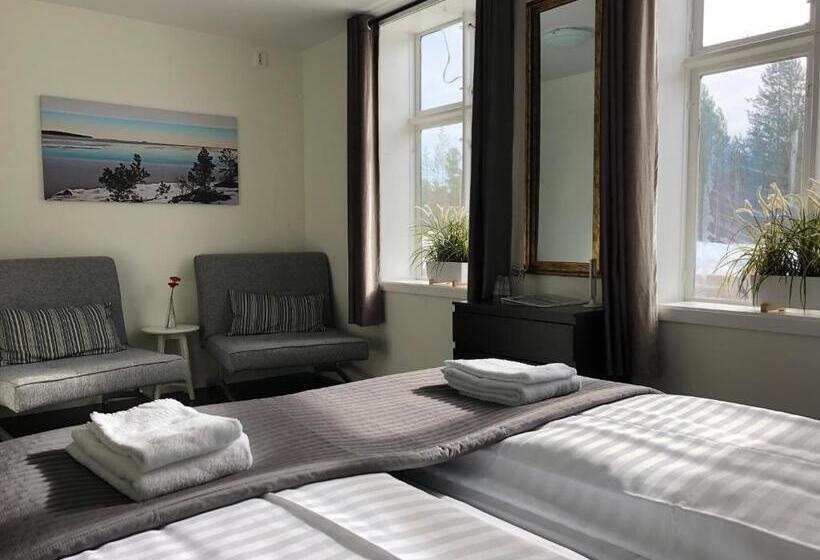 חדר משפחתי, Hedenstugan B&b