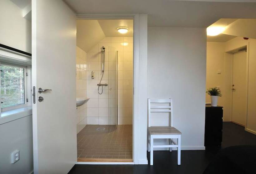 标准三人间, Hedenstugan B&b