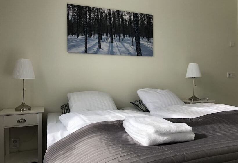 חדר משפחתי, Hedenstugan B&b