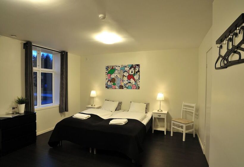 חדר משפחתי, Hedenstugan B&b