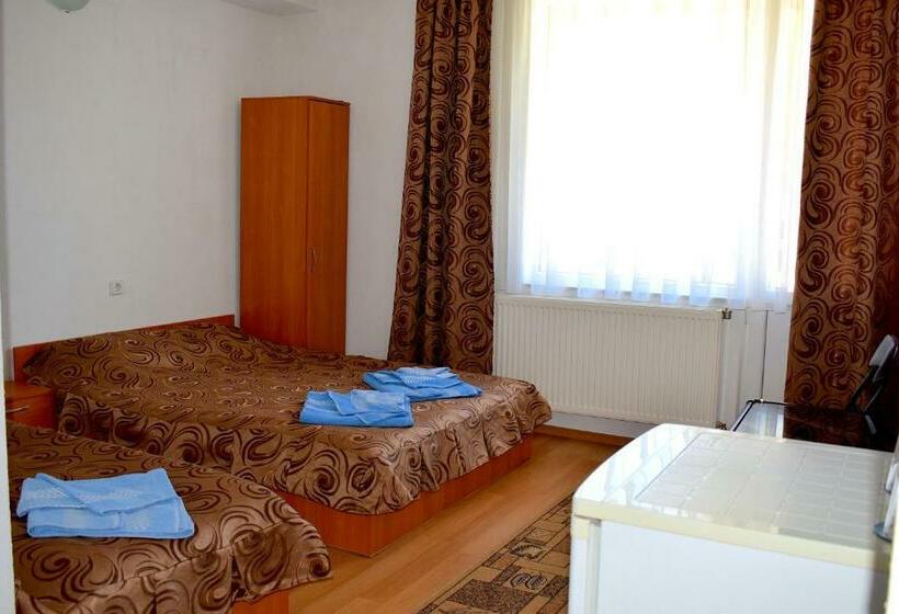 트리플 클래식 룸, Complex Pele