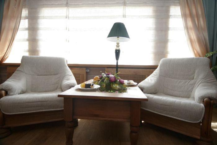 Полулюкс, Orlinoye Gnezdo