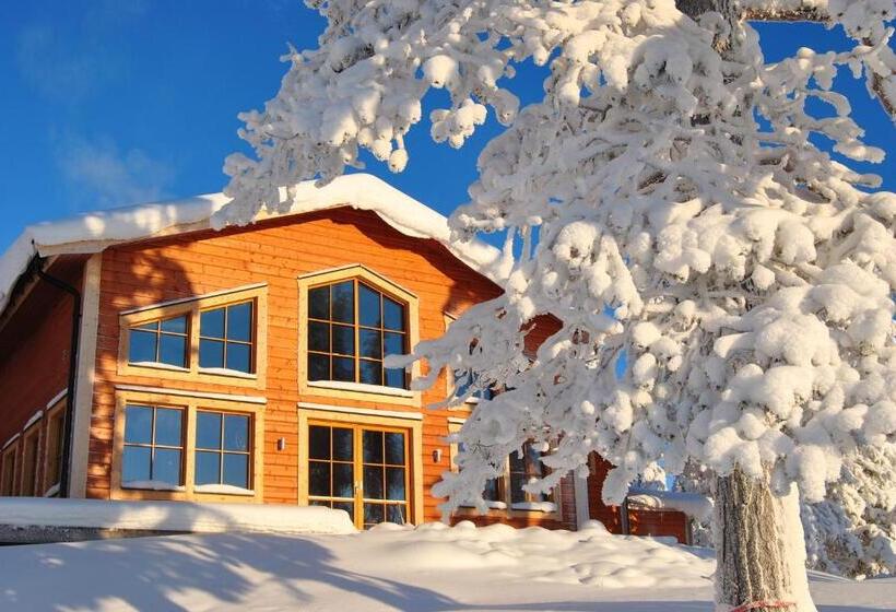 家庭间, Pinetree Lodge