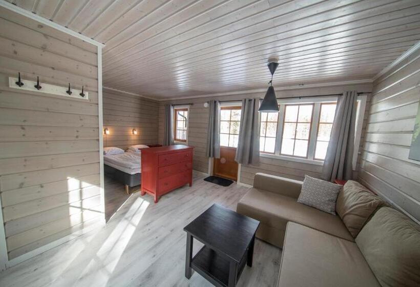 בקתה, Pinetree Lodge