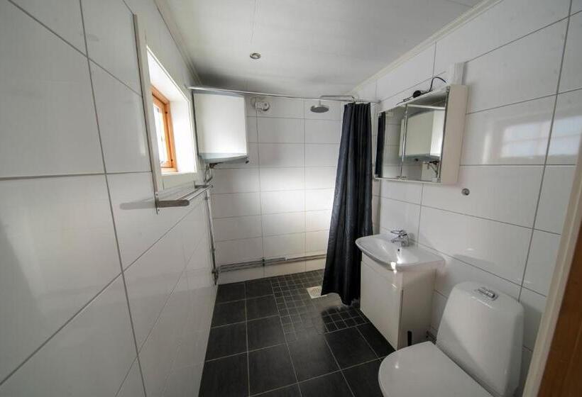 בקתה, Pinetree Lodge