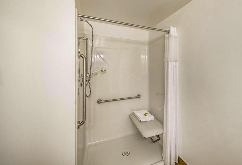 身障者適用キングサイズベッドルーム, Kootenay Lakeview Resort Bw Signature Collection