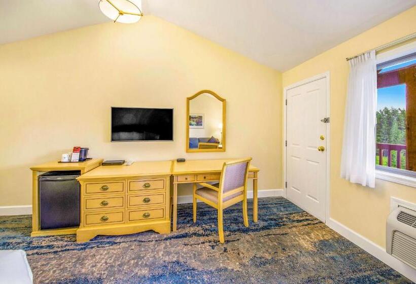 キングサイズベッドのスイートルーム, Kootenay Lakeview Resort Bw Signature Collection