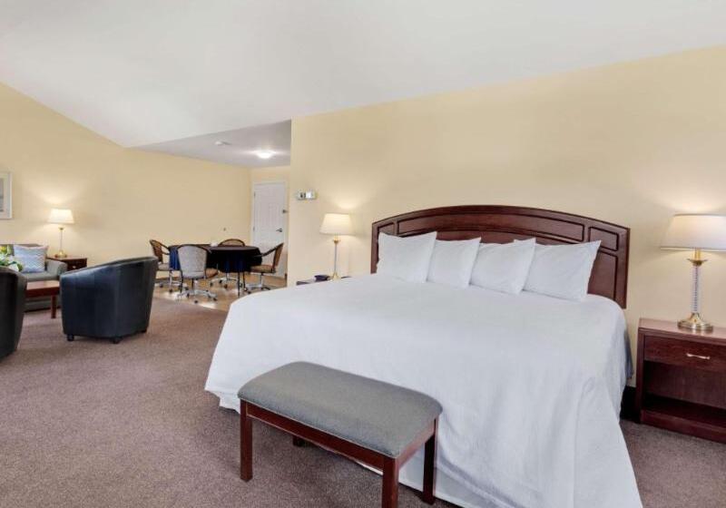 キングサイズベッドのスイートルーム, Kootenay Lakeview Resort Bw Signature Collection