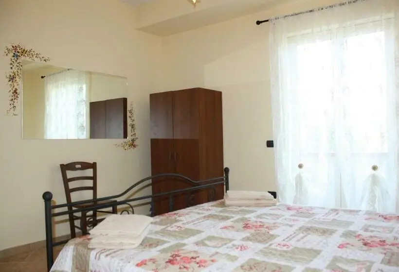スタンダードルーム, Libro Di Sogni   B&b Letterario