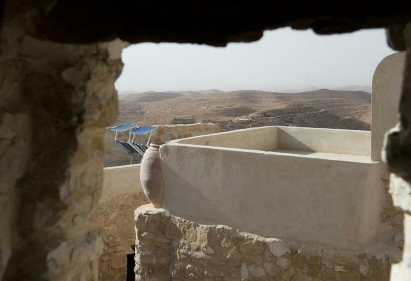 Номер Стандарт Вид на Горы, Auberge De Tamezret